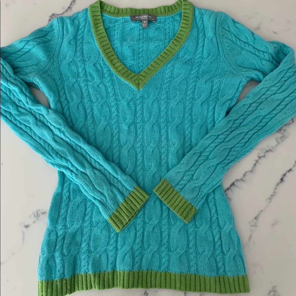 100% Cashmere V Neck Sweatshirt.  Blue with Green Trimmed.